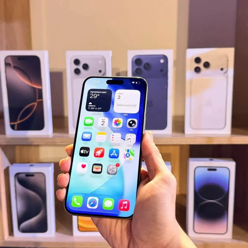 iPhone เปิดเครื่องพร้อมใช้งานที่ร้านร้อยแก้วไอที